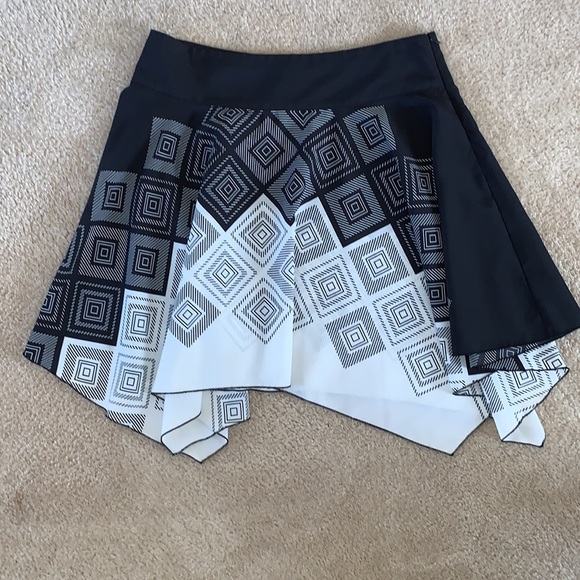 2b bebe Handkerchief Skirt, Medium - Picture 2 of 8